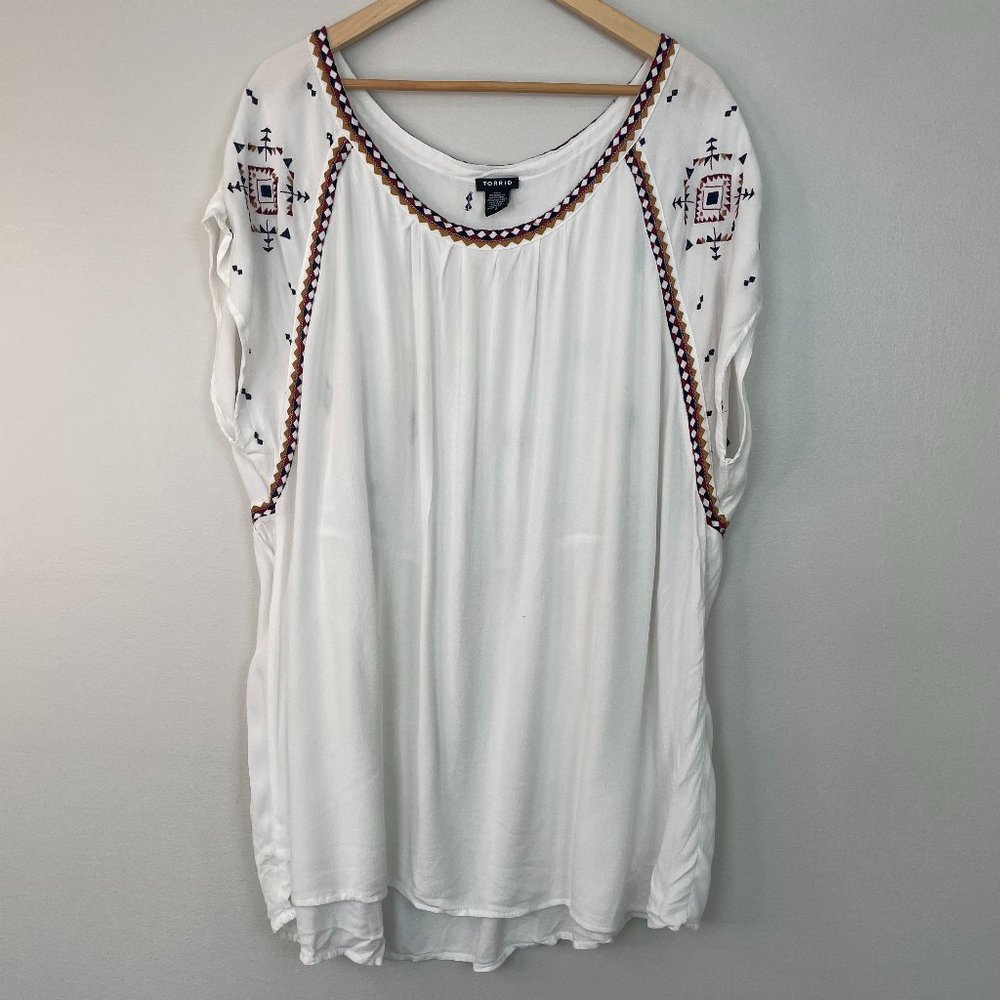 Torrid Top 3X White Embroidered Southwestern Aztec‎ Blouse Women's